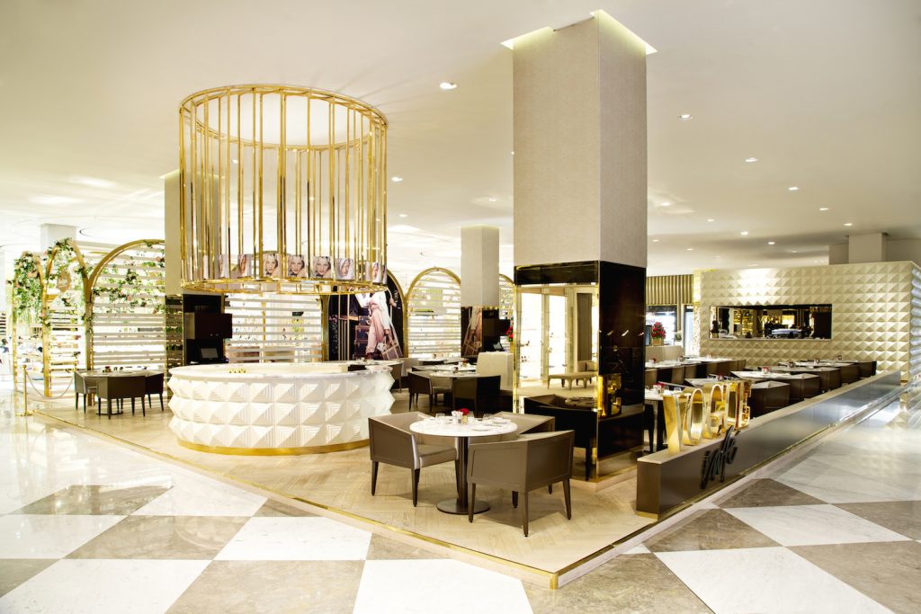 luxuryretail_vogue-cafe-indor