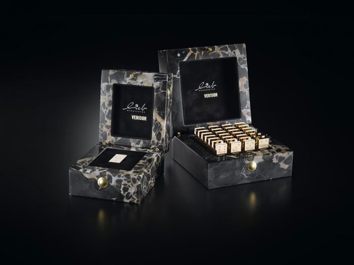 Dominó de oro y diamantes