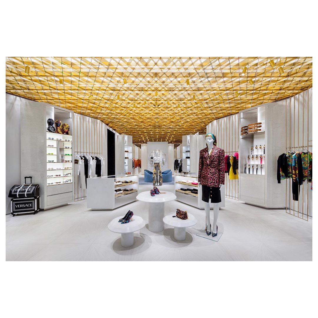 Versace estrena Flagship en BeijingLuxury Retail