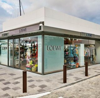 Loewe, pop-up en Ibiza y Saint Tropez