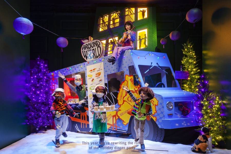 Muñecos en un Food Truck durante las navidades en  la Quinta Avenida de Saks