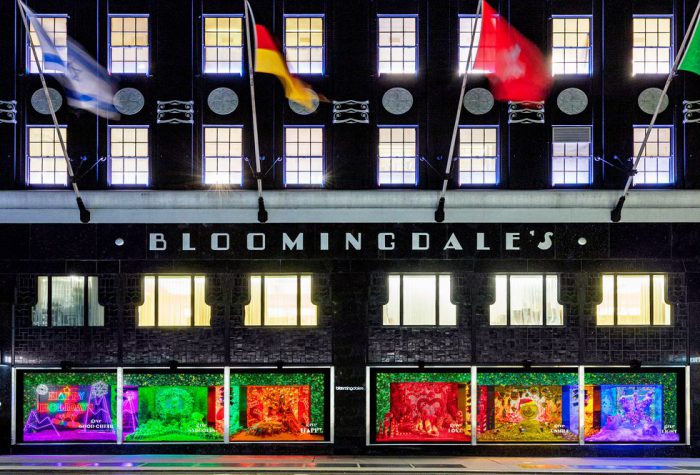 Escaparates navideños ‘Give Happy’  de Bloomingdale