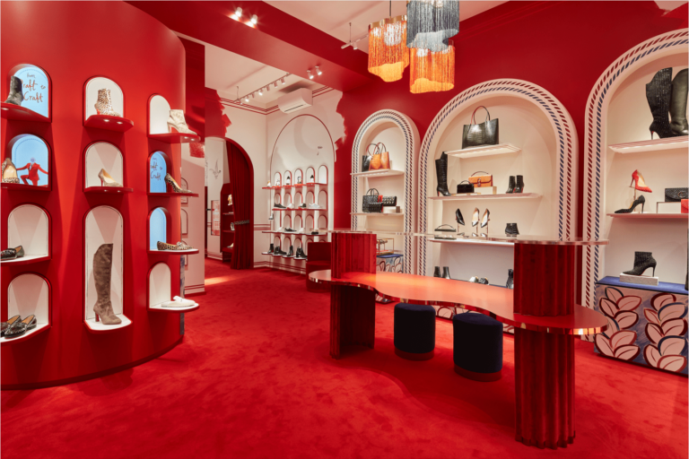 "LOUBIMILANO", nueva tienda Christian LouboutinLuxury Retail