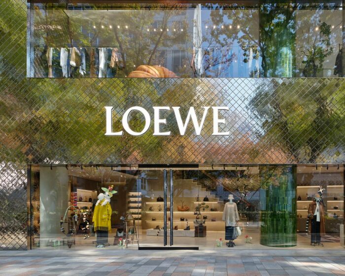 La icónica CASA Loewe Omotesando reabre en Japón