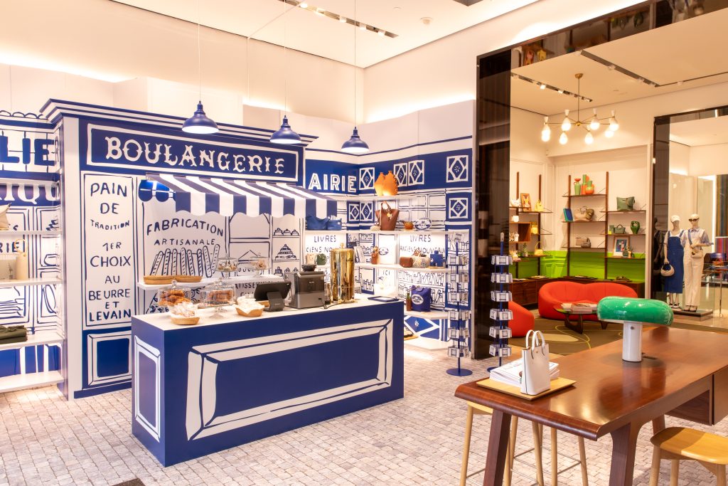 Colección Longchamp Otoño/Invierno 2025 expuesta en La Boulangerie Longchamp con diseño de Constantin Riant