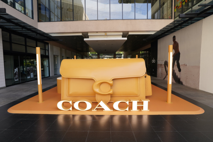 Coach Tabby Shop Pop‑Up en Greenbelt 5: una experiencia inmersiva de lujo y color